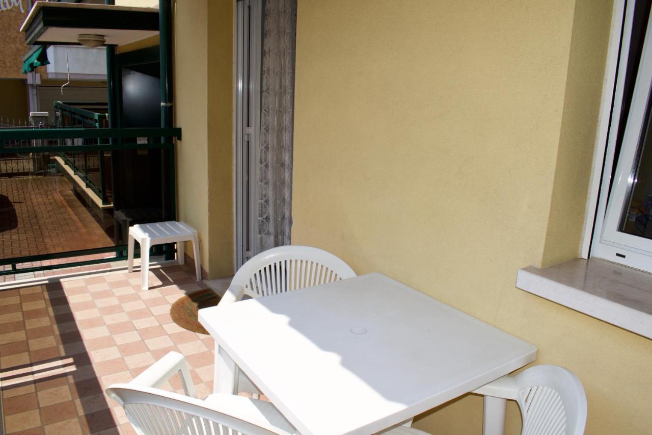 App4Rent - Villa Mimosa - Family Apartment Lido di Jesolo Exterior photo